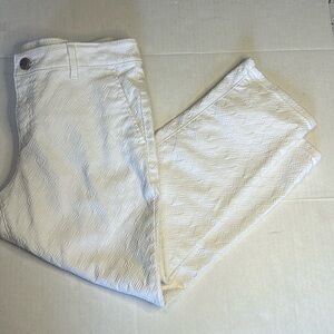 Simply Vera Vera wang white textured Capri pants size 8
